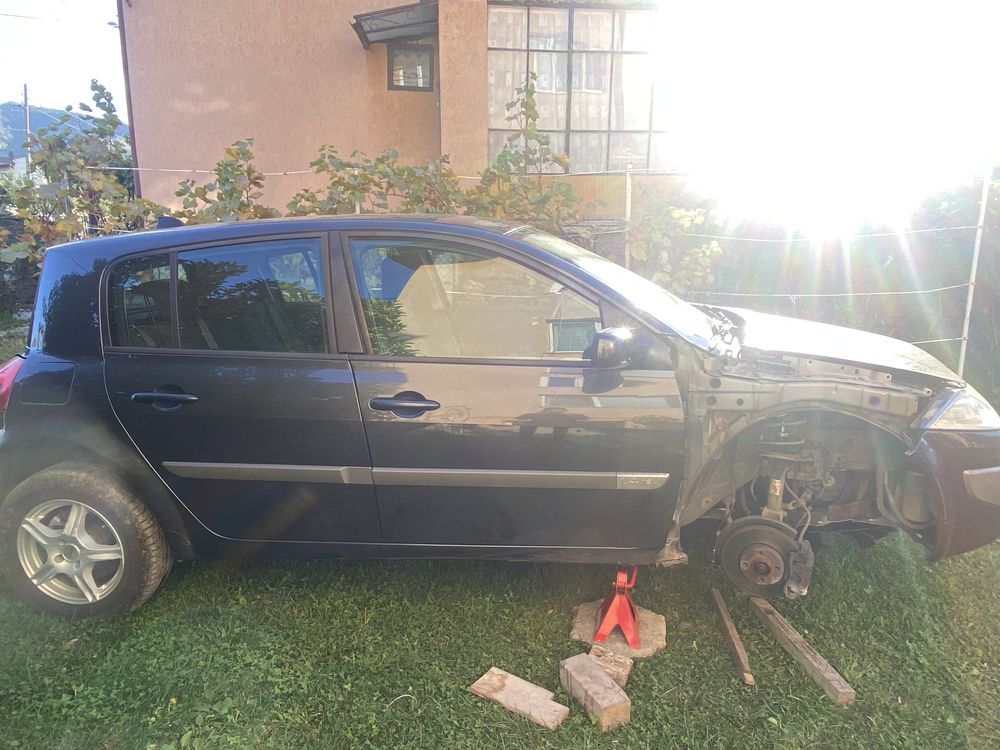 Продавам Renault Megane 2 1.4 16v на части