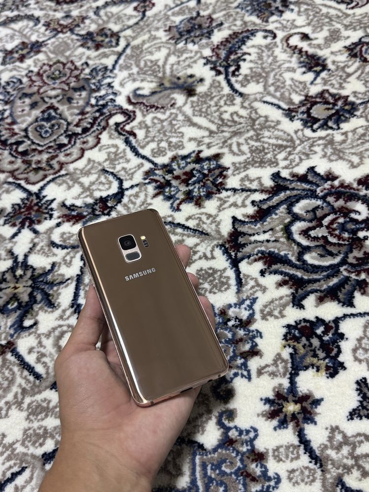 Samsung S9 4/64gb срочни сотилади