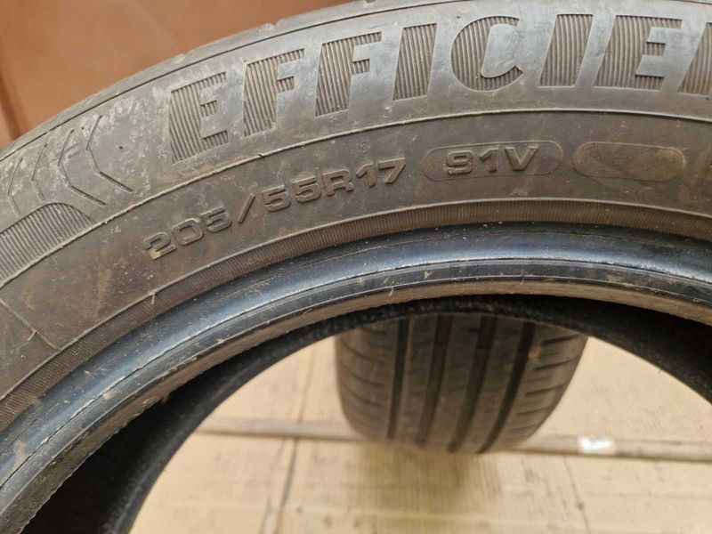 2 Goodyear R17 205/55 Anvelope de vară DOT2822