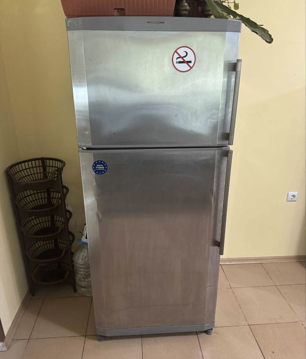 Хладилник AEG в добро състояние