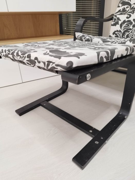 Люлеещ се стол с табуретка