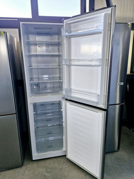 Хладилник с фризер HISENSE