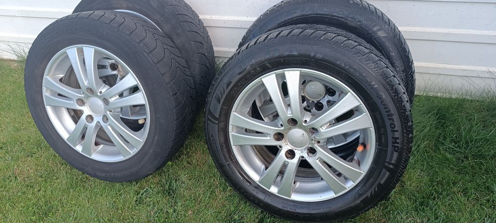 Jante + anvelope 205/60 R16