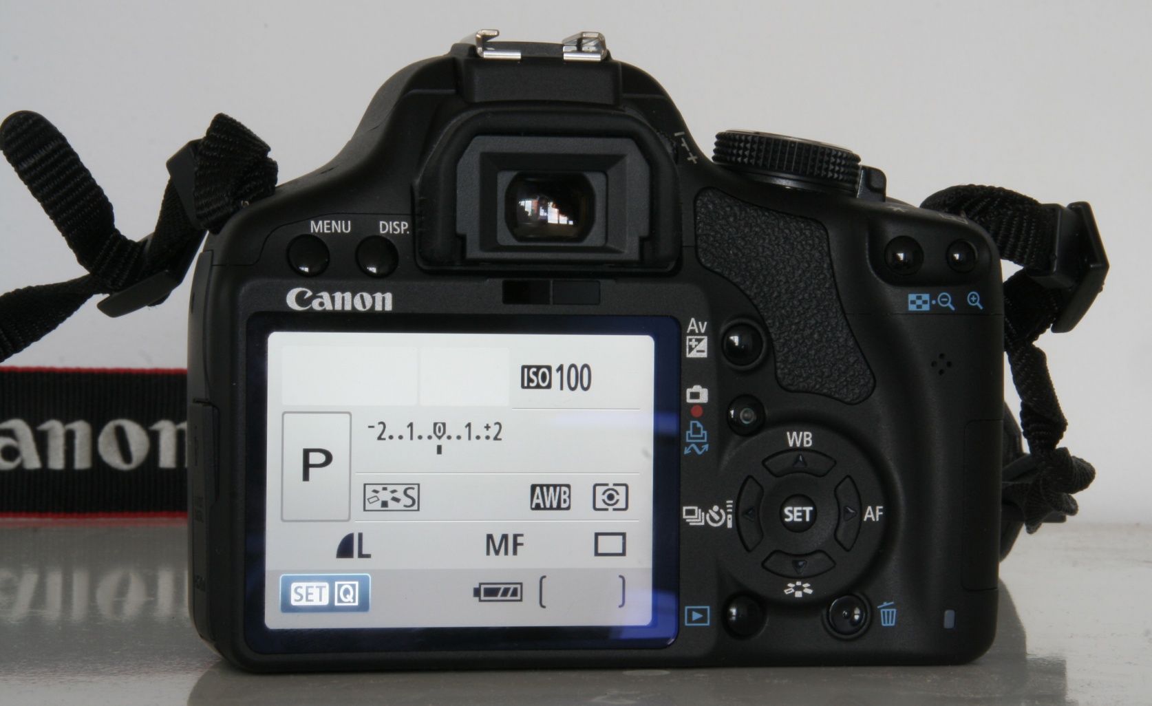 Canon 500D fotoapparat