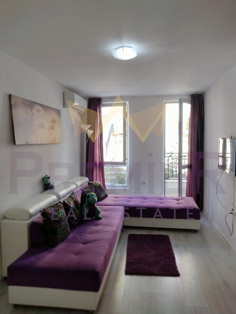 Продава се Тристаен апартамент в Балчик - 71 кв.м за 1014 €/кв.м - Снимка #2