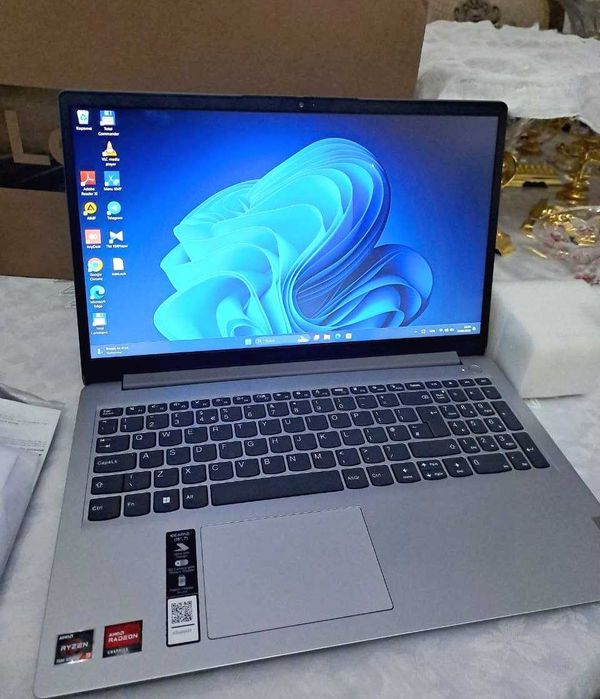 Ноутбук Lenovo  новый
