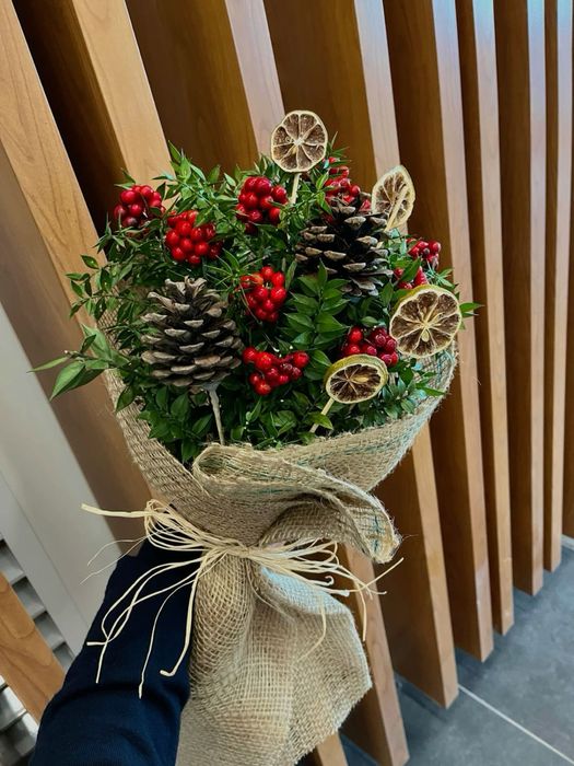 Коледни Букети от вечна кокина
