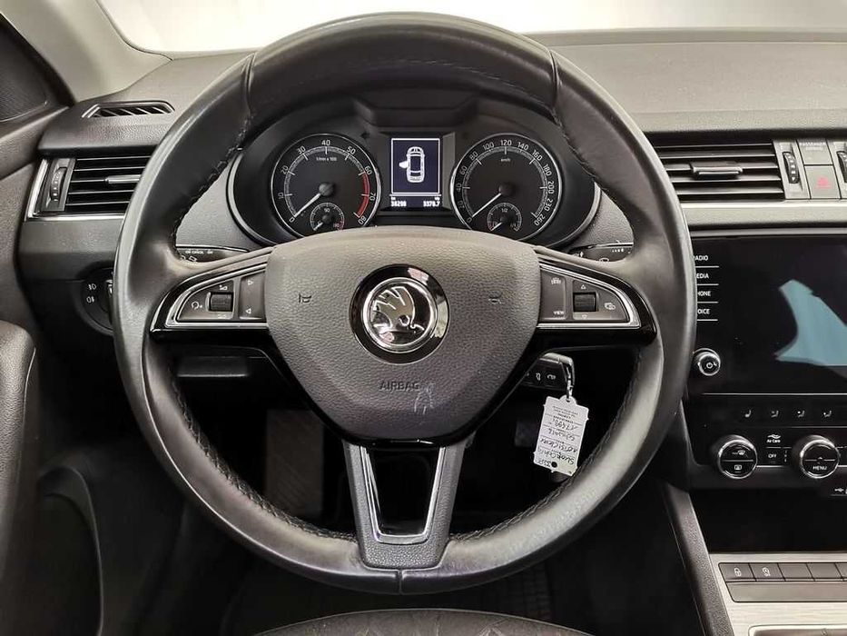 Inchirieri auto masina automata Skoda Octavia