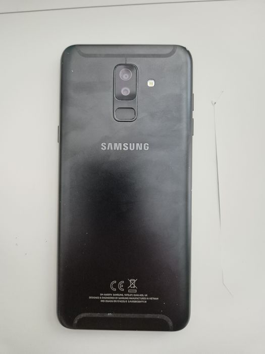 Продавам Samsung Galaxy A6+