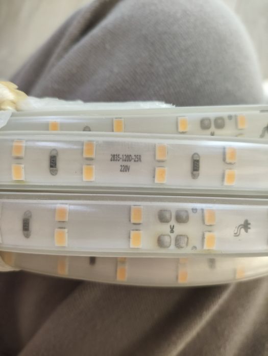 Продается светодиодная лента 12м на 220В.