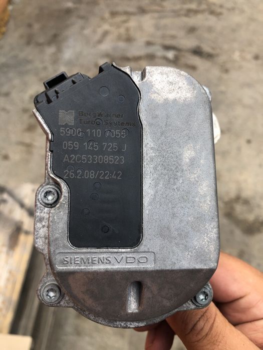 Моторче на управление турбина Audi A6 4F C6 233кс, 059 145 72 j