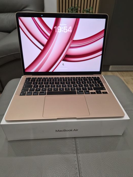 MacBook Air 13 inch  М1 чип, rose gold, 256 GB SSD, 8 GB RAM-ЗАПАЗЕН!