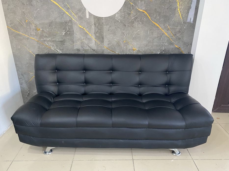 Диван кожаный хороший состояние