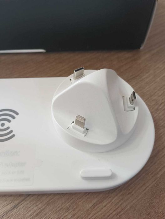 Мултифункционален стейшън за зареждане 3 в 1