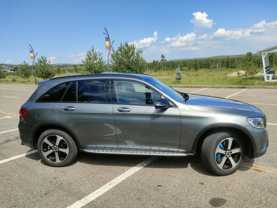 Vand Mercedes GLC Hybrid/Navi/4x4/automat/AMG pack interior/benzină