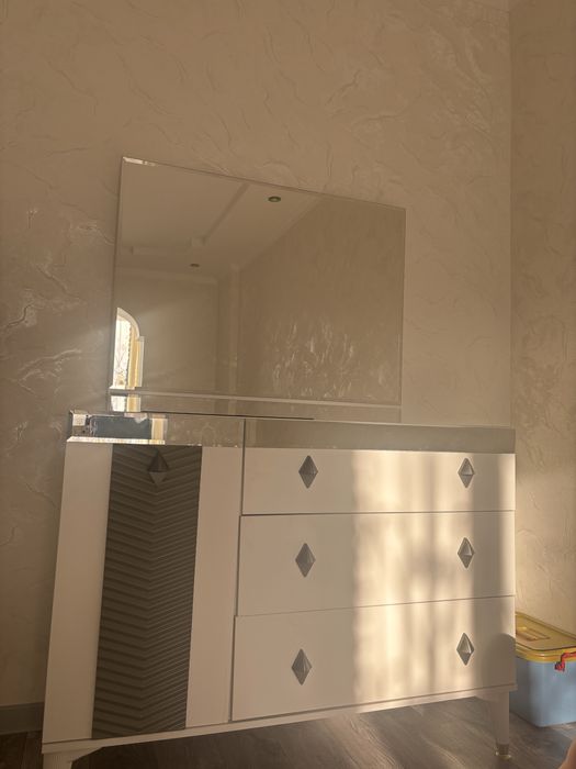 Продам спальный гарнитур