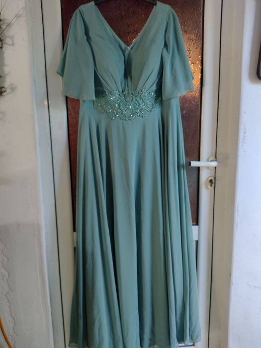 Дълга официална рокля