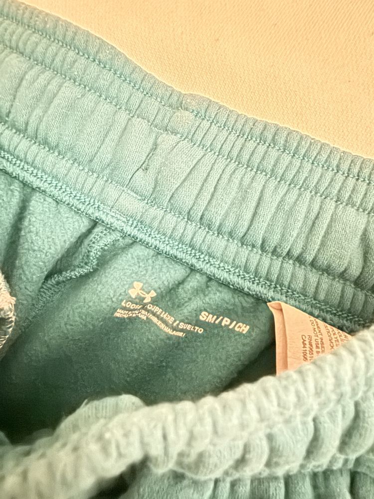 Under armour комплект тениска и къси панталони