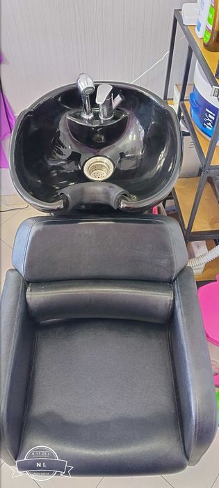 Фризьорска измивана колона