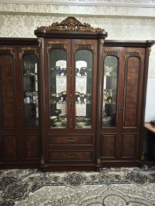 Stenka mebel mehmonxona uchun