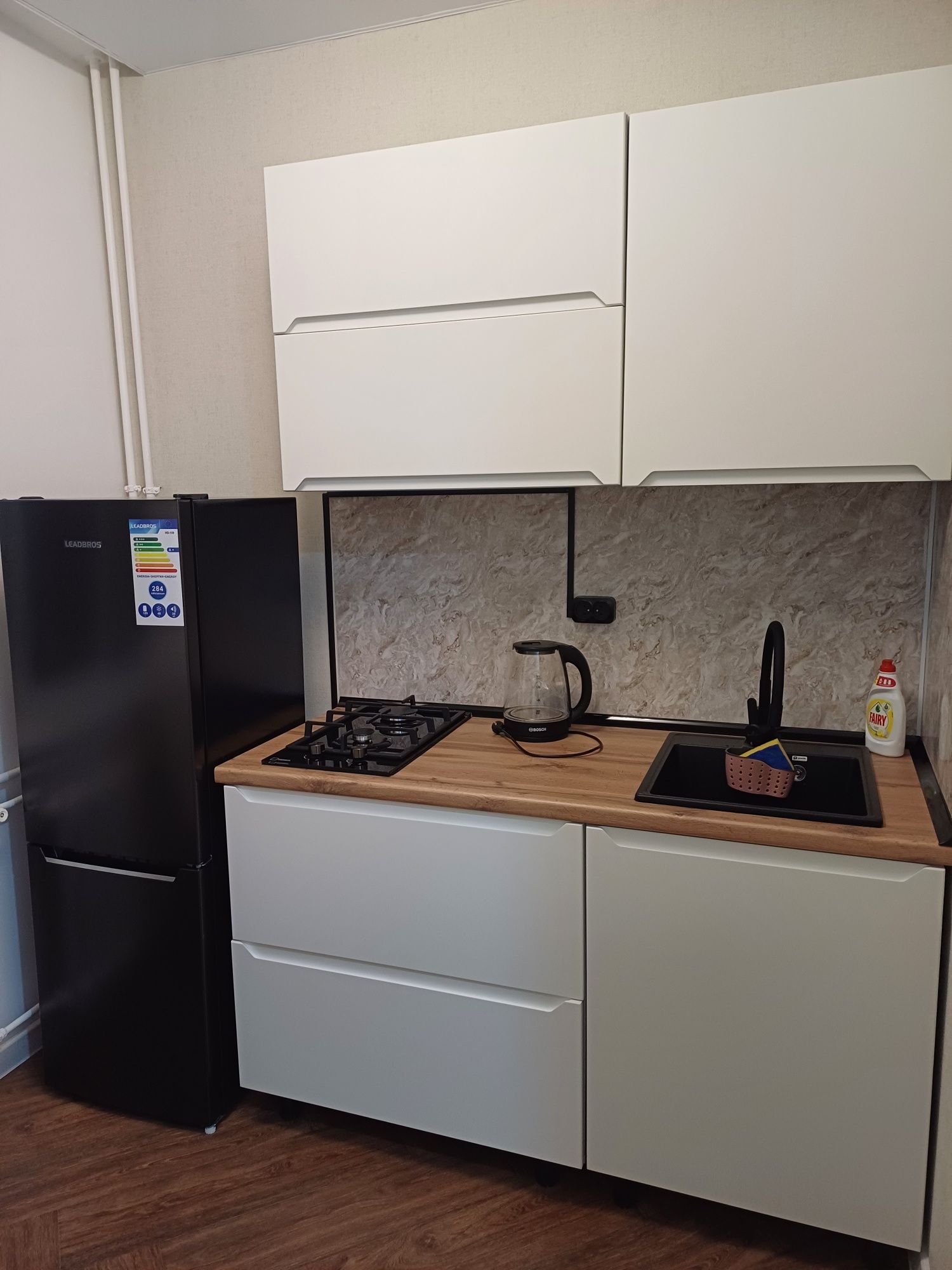Срочно продается 1 ком квартира в 10 микр, 12 дом , 1 эт