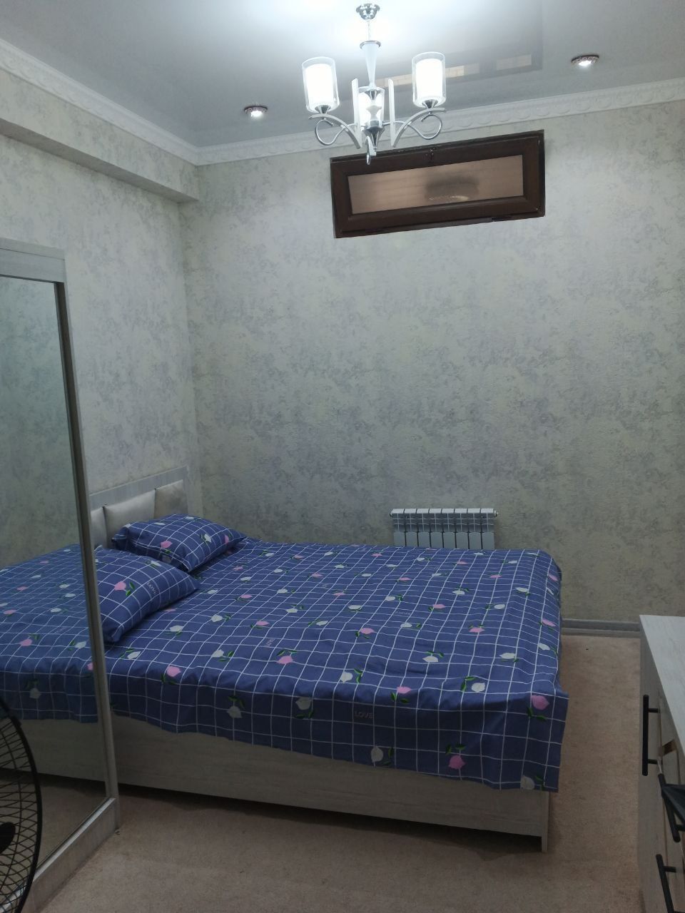 Kunli kvartira bor fargona shaxar  oybek radomdi yonida bezaks quyilad