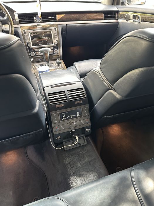 Vand  vw phaeton 2008 luna 12