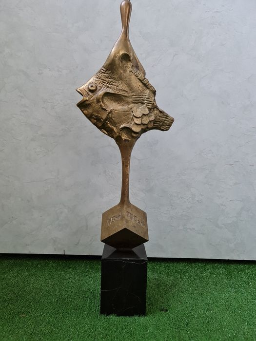 Скулптора Вежди Рашидов 51см. Бартер samsung s23 s24 ultra