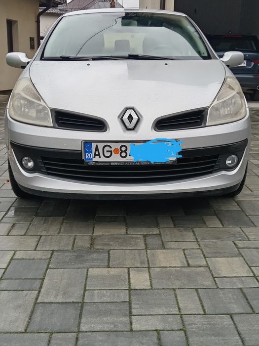 Vând Renault Clio automat 1.6 benzina