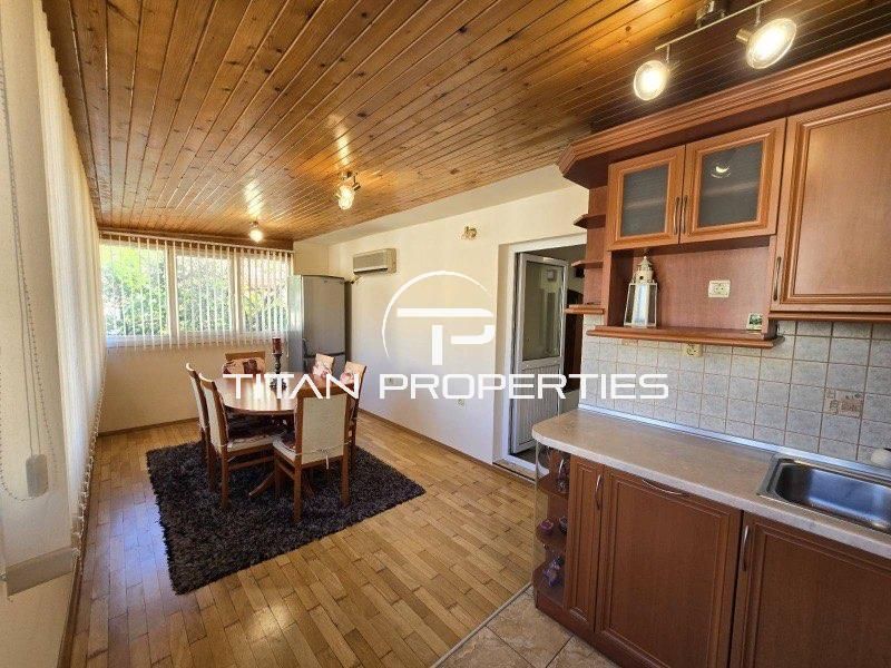 Дава се под наем Четиристаен апартамент в Варна, Лятно кино Тракия - 90 кв.м за 500 € - Снимка #2