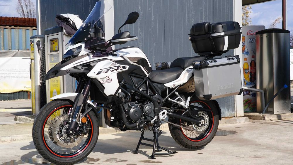 Benelli TRK 502X 2020 – 14.000 km si Accesorii de 2000 Euro