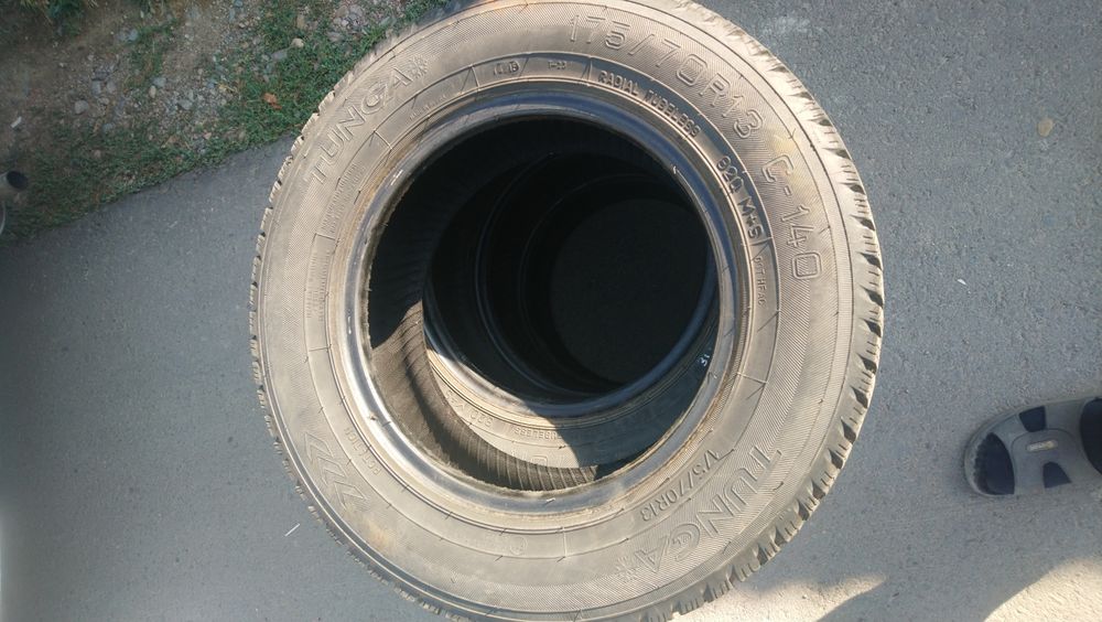 Продам Зимнюю резину R13