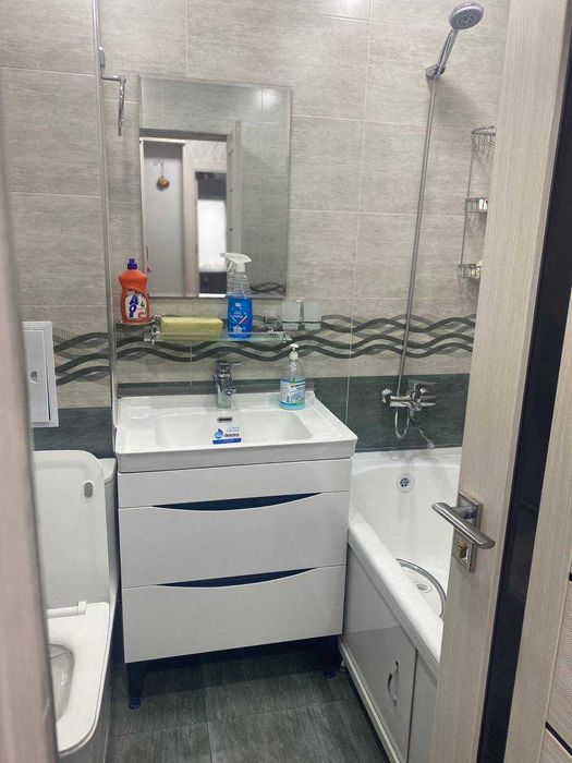 Квартира 3 комнатная 3 этаж район: Космос