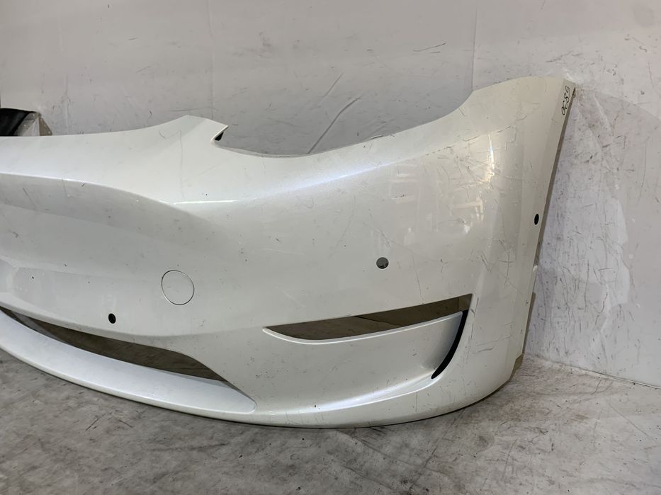 Bara fata Tesla Y, 2021, 2022, 2023, 2024.