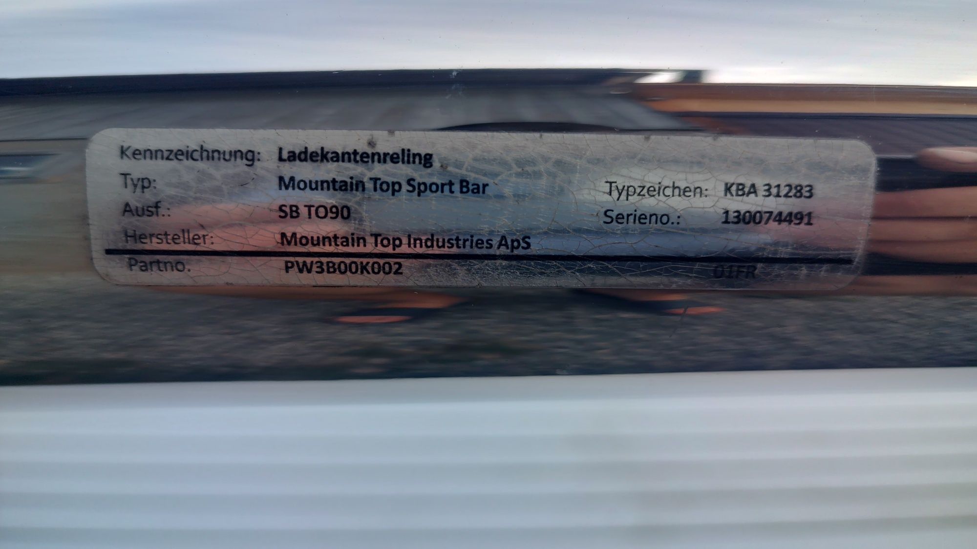 Vând rulou cu rollbar original Toyota Hilux