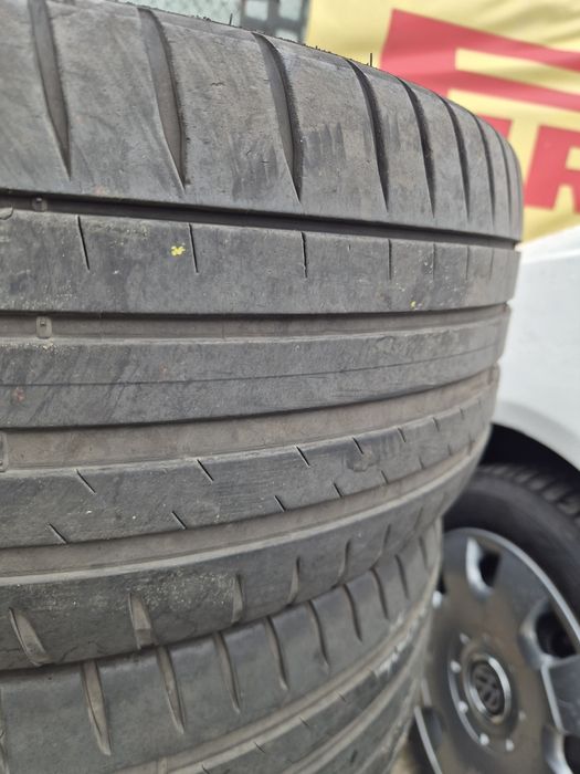 225 40 18 Michelin Pilot Sport