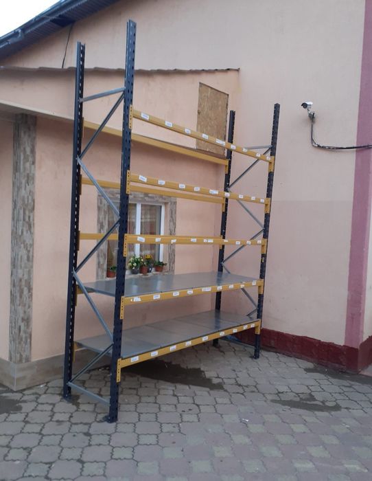 Rafturi metalice 582×962