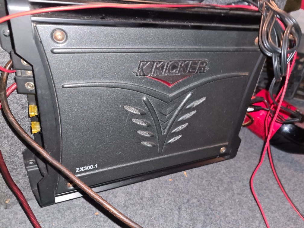 Amplificator kicker zx300.1 150w RMS