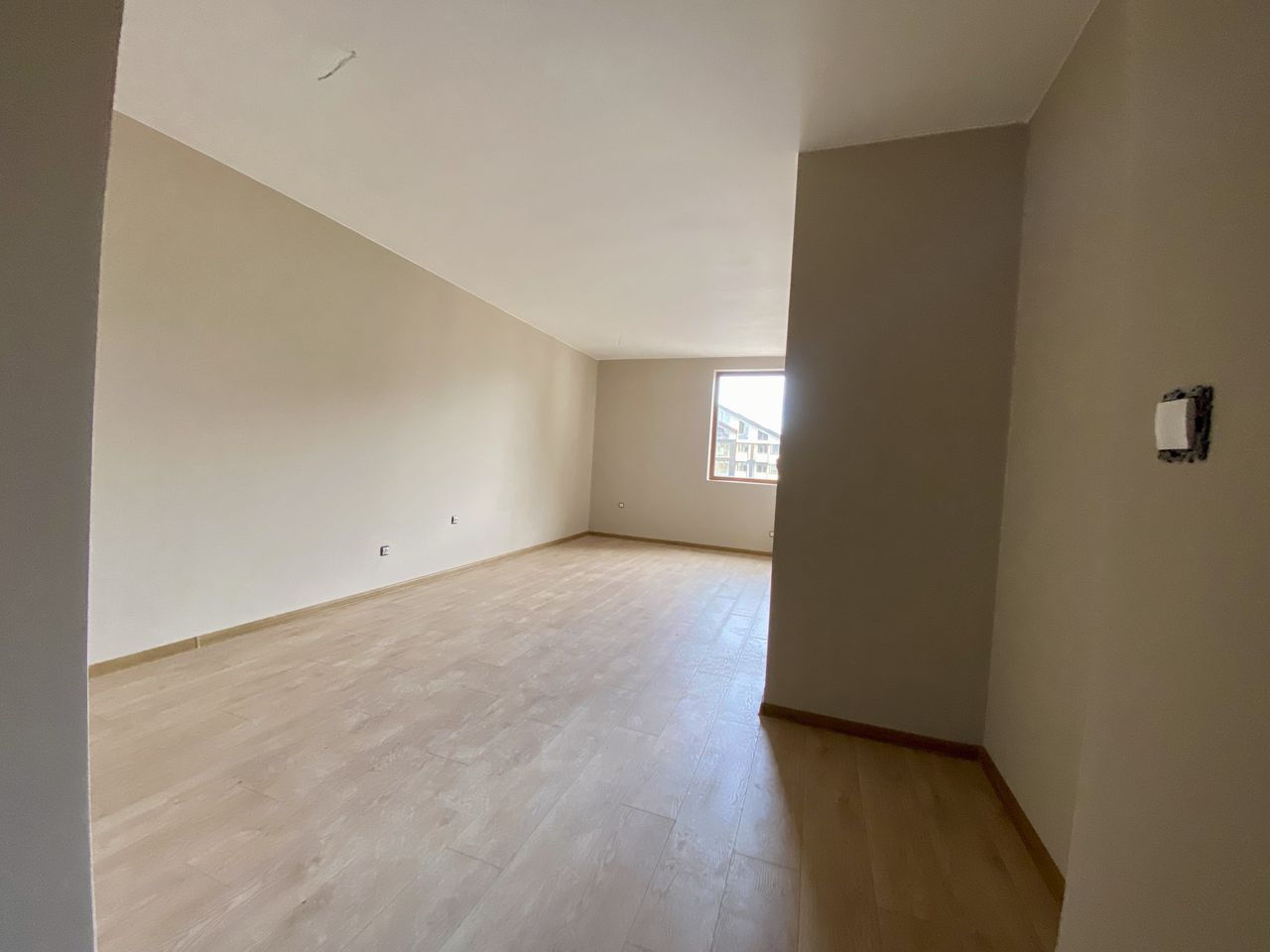 Продава се Двустаен апартамент в Разлог - 55 кв.м за 697 €/кв.м - Снимка #2