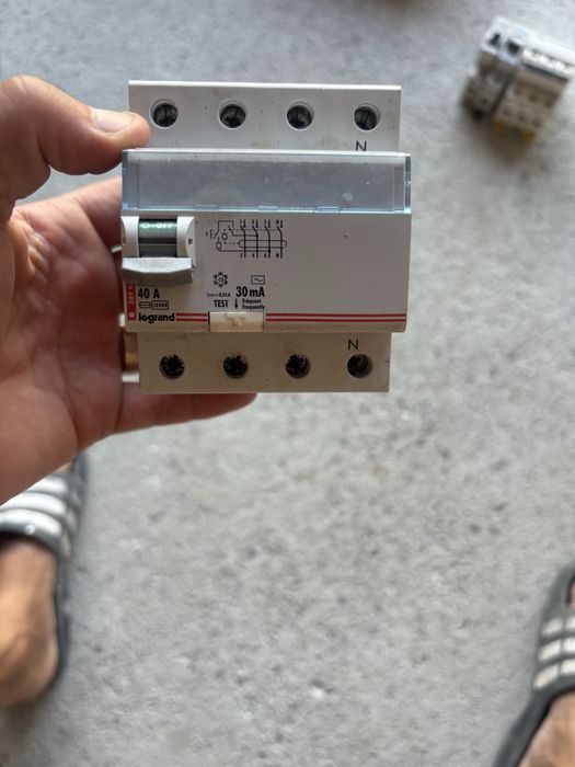 Doze, intrerupatoare pentru prize