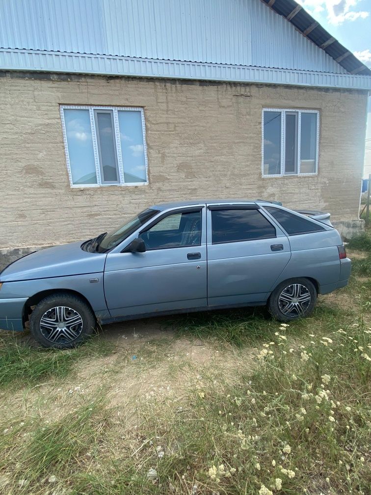 Lada(ВАЗ)2112серый  2004 год