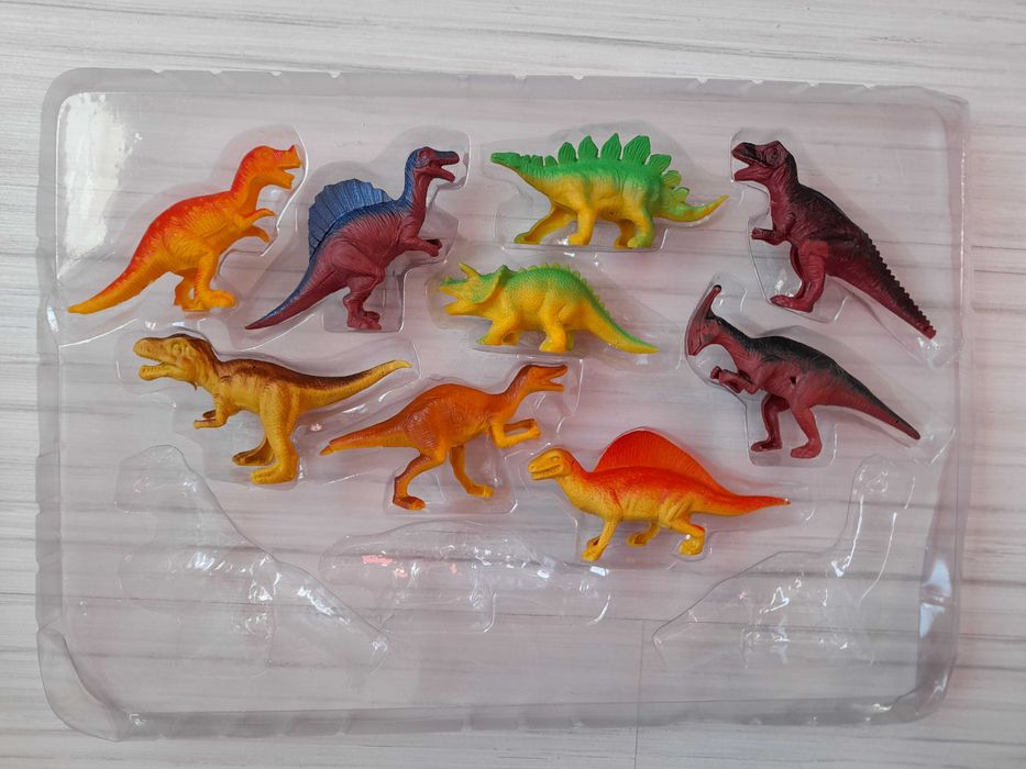 Динозаври играчки фигурки 9 броя като нови