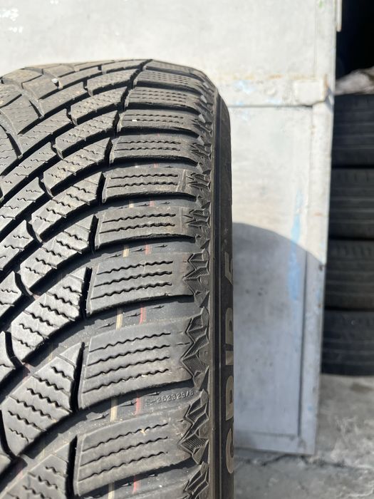 2 бр. зимни гуми 225/55/17 Semperit DOT 2122 5,5 mm