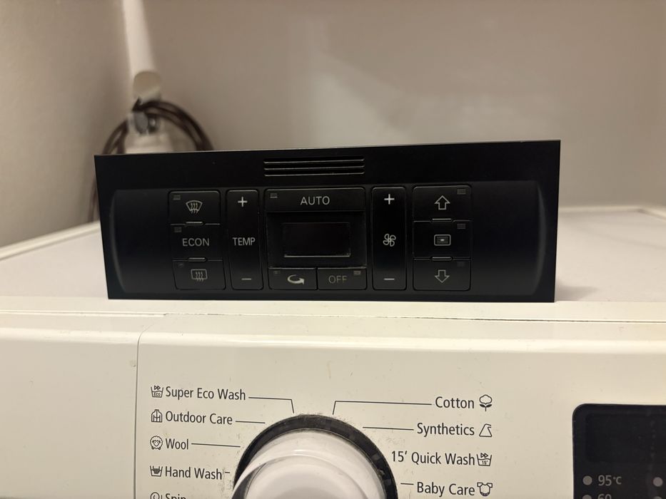 Panou Comanda Butoane Clima Climatronic Audi A2 8Z0820043