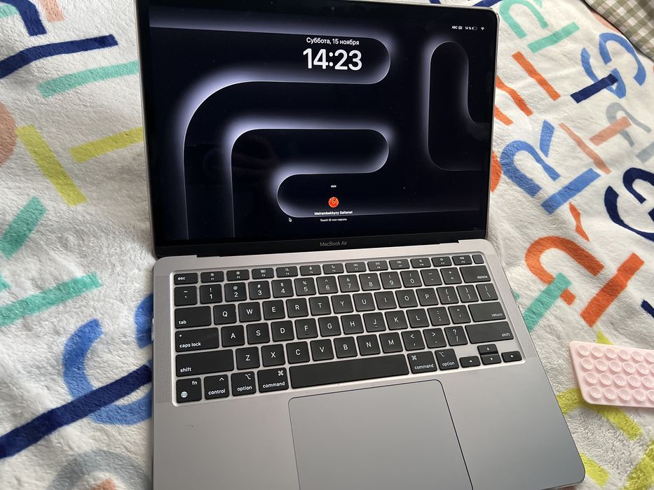 MacBook Air M1  256 ГБ  Идеальное состояние