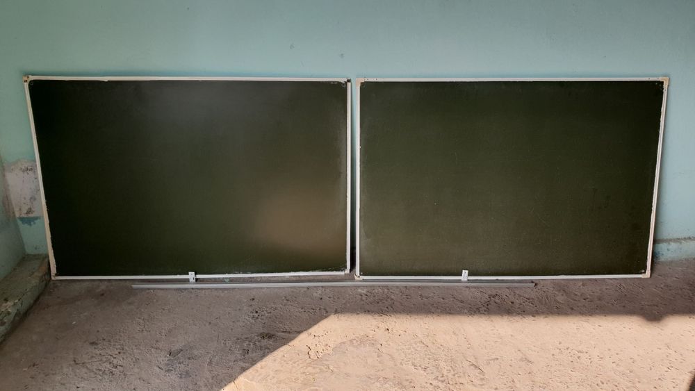Школьная зелёная доска 4 метра (2х2 м модуля), отличное состояние