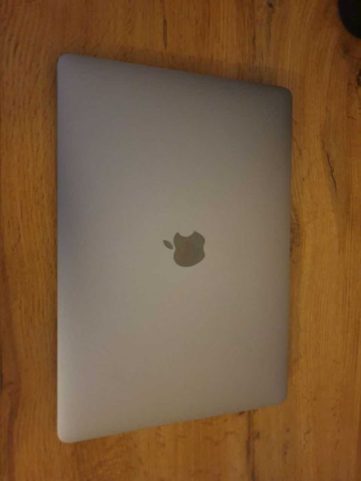 MacBook Air M1 8/512