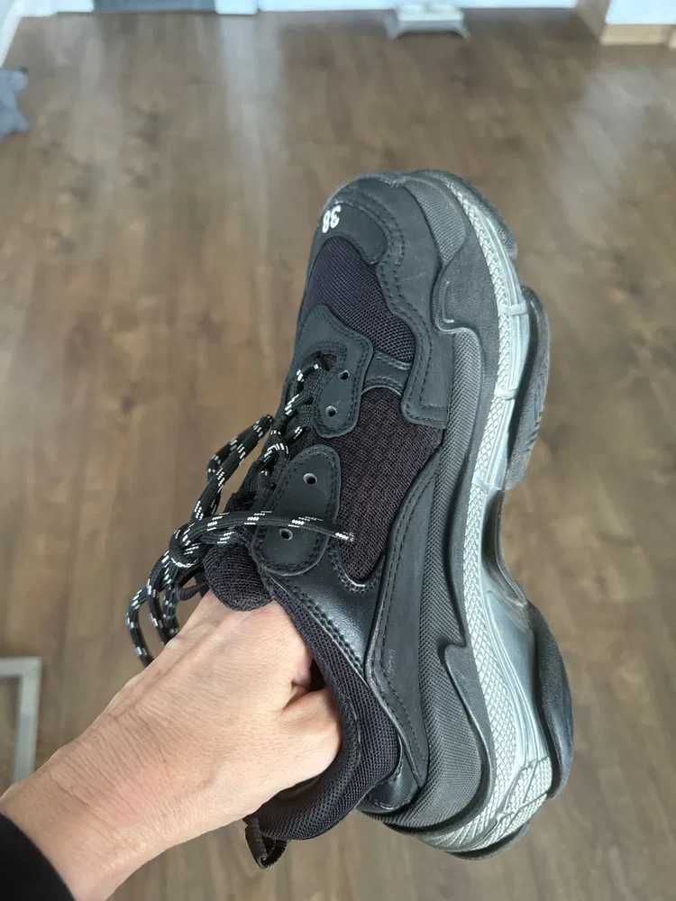 BALENCIAGA Triple S черни