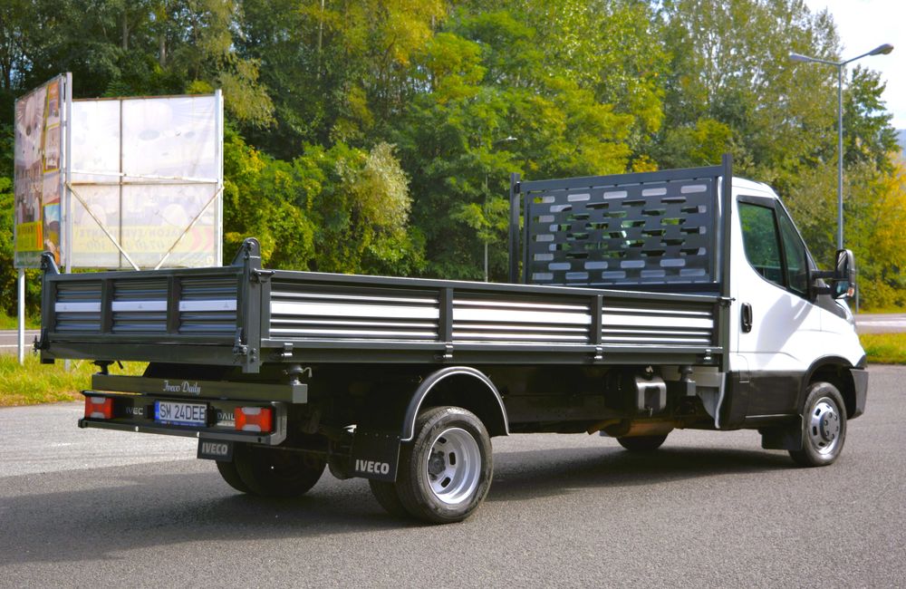 Iveco Daily 2016 basculabil pe 3 parti
