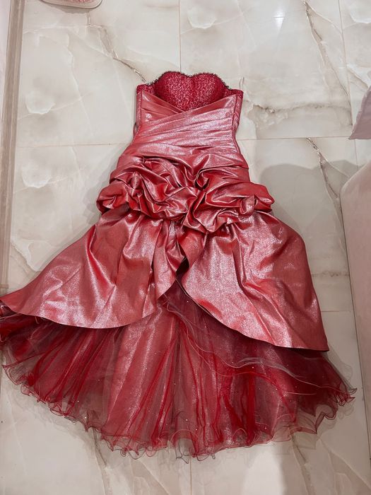 Бална рокля с воал